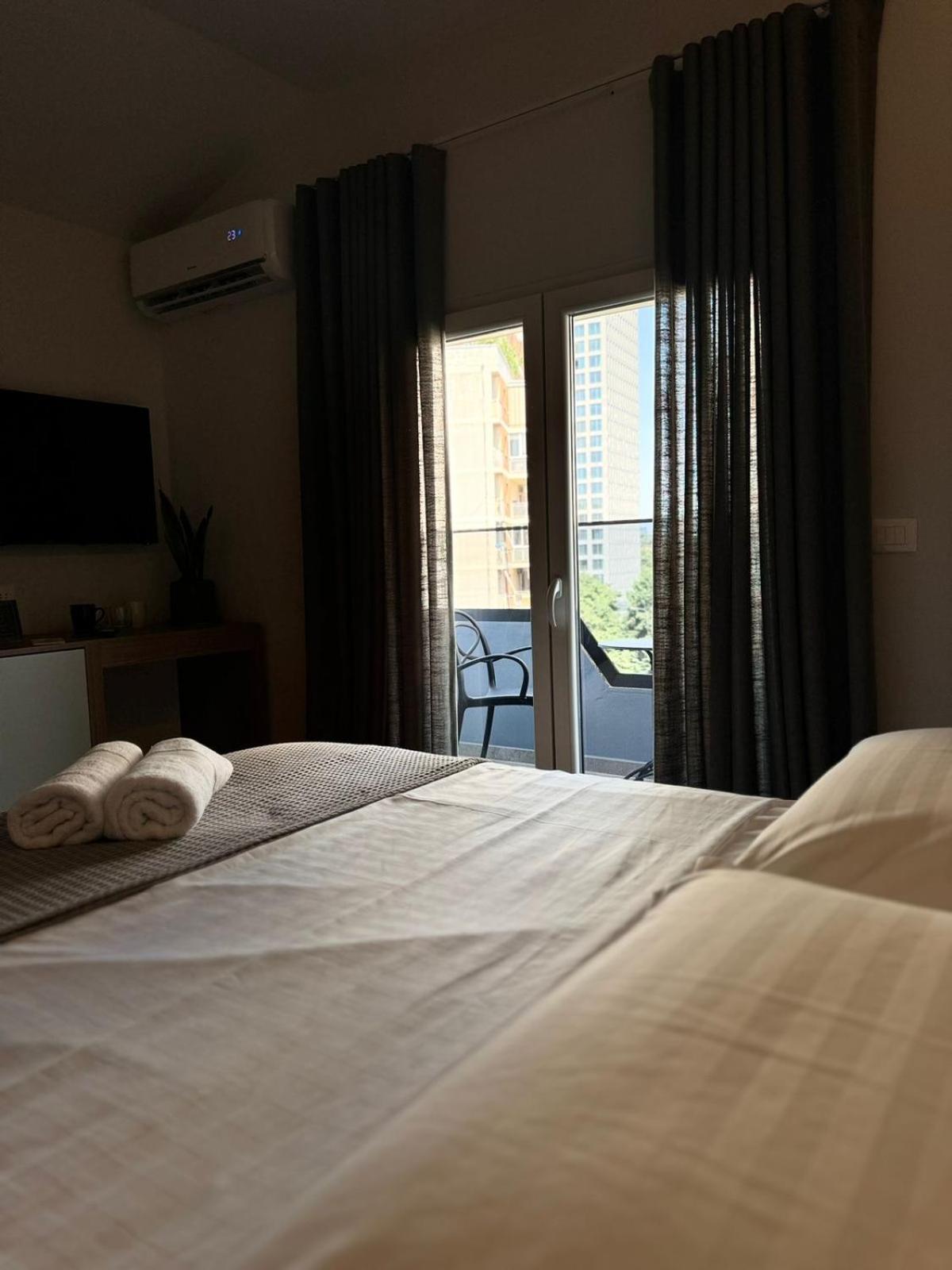 Apartamento Izi Boutique Tirana Exterior foto
